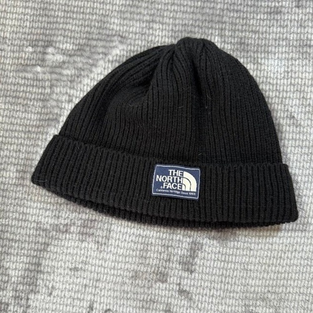 The North Face Salty Dog Beanie Black Ribbed Knit Cuffed Winter Hat One Size